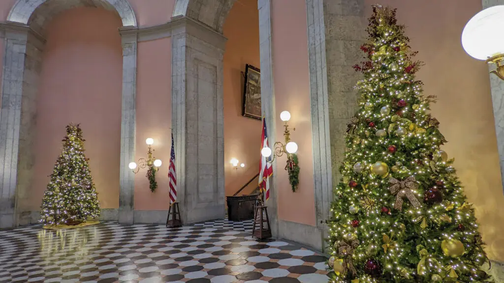 Holiday Decor at the Ohio Statehouse Rotunda