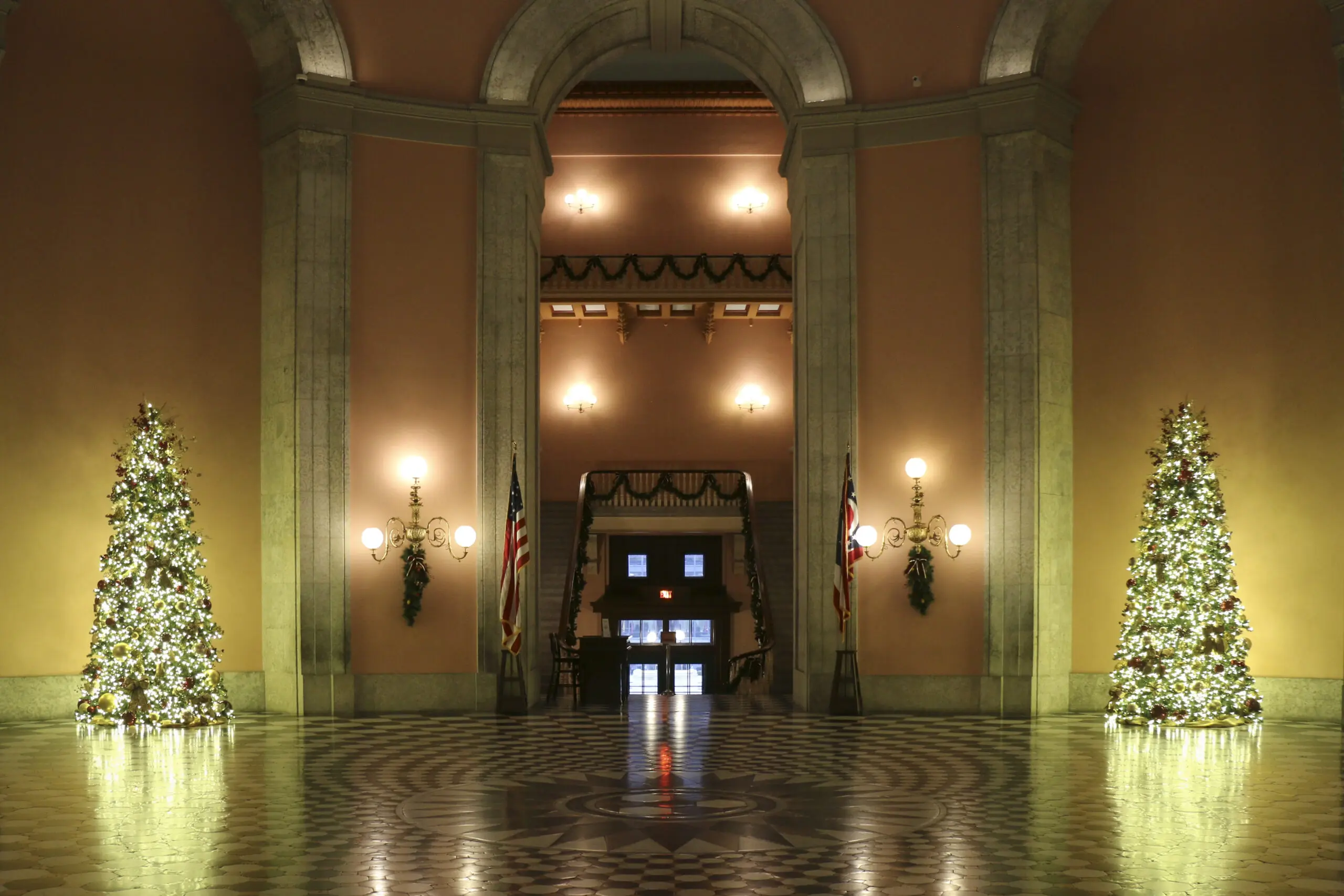 Copy of Holiday2025.OhioStatehouse.09